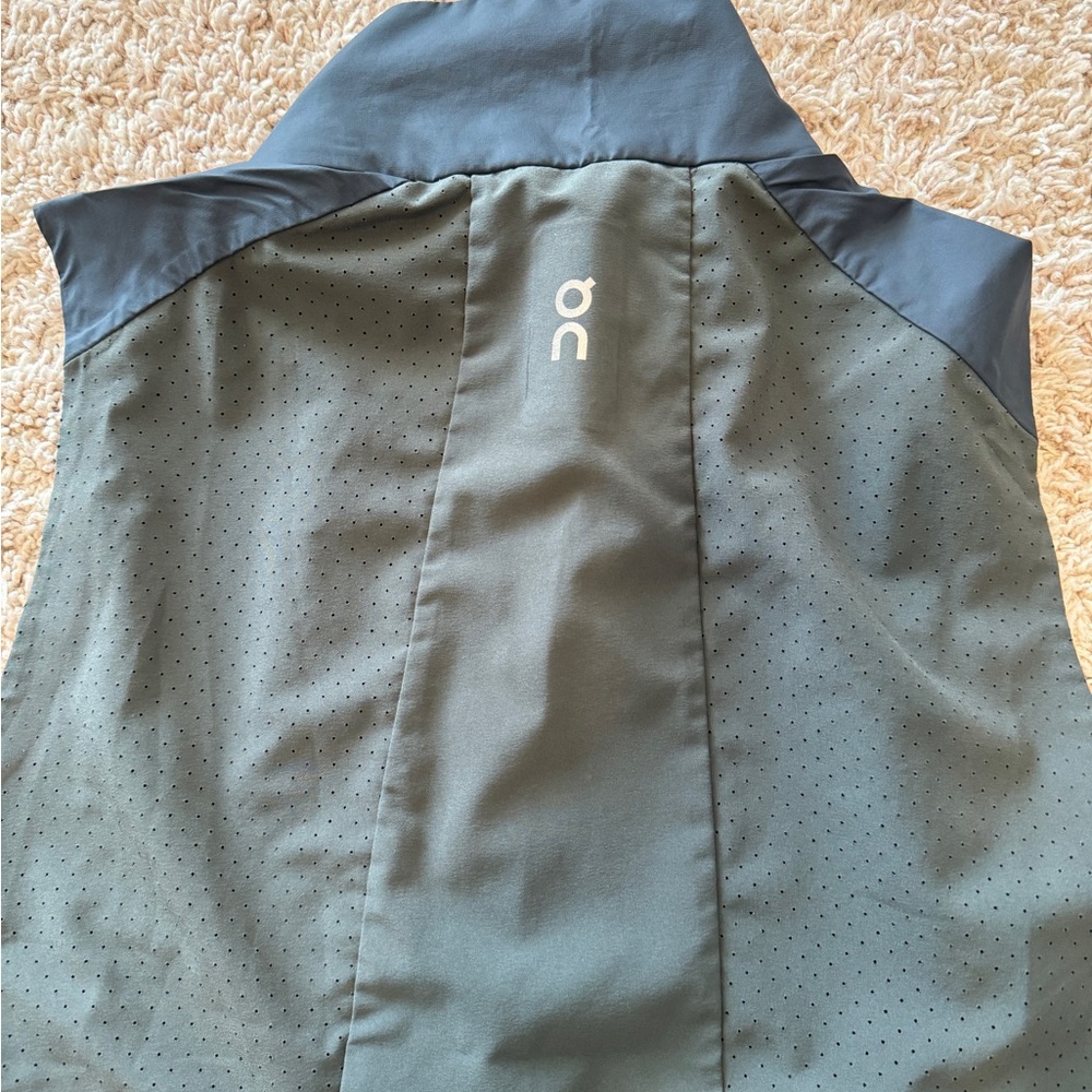 On Cloud On Running Weather Performance Vest Wome… - image 8